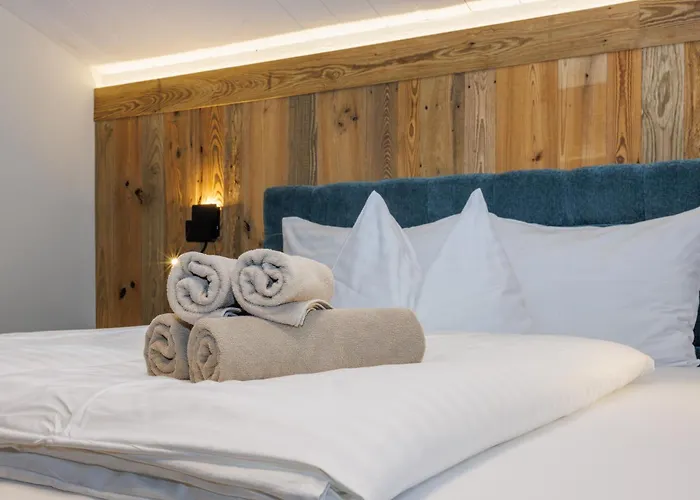 枫小木屋酒店 *